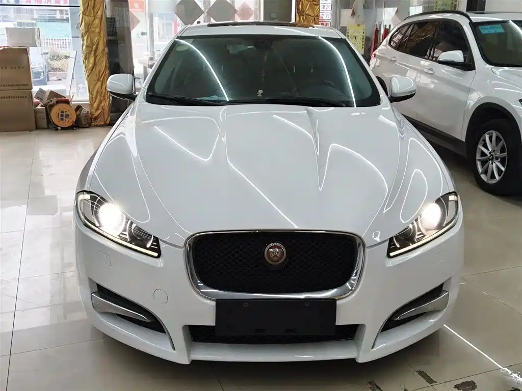 Jaguar XF 2014 — фото 3