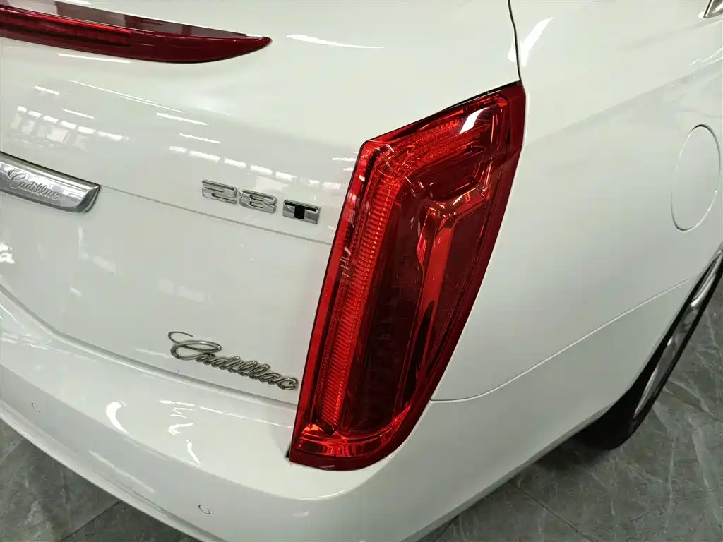 Cadillac XTS 2016 — фото 8
