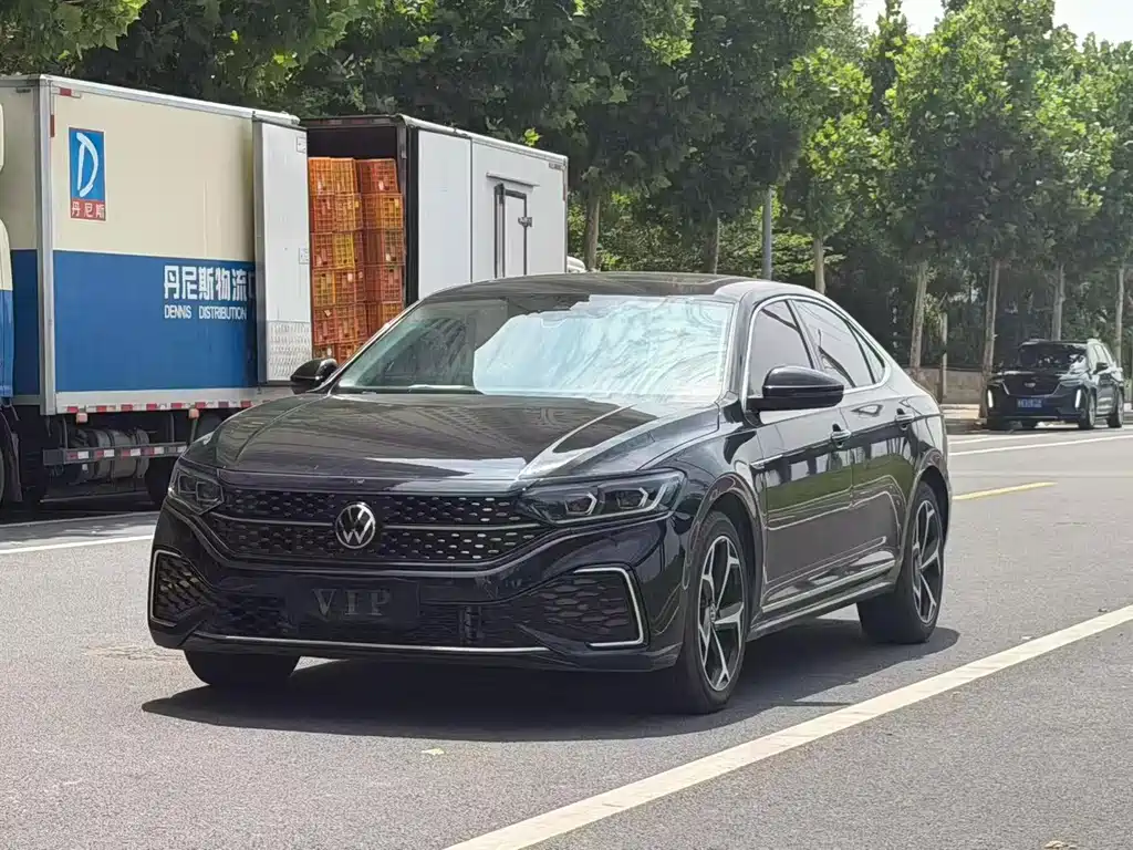Volkswagen Passat 2024