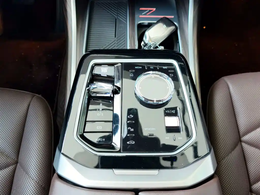 BMW 7 Series 2024 — фото 14