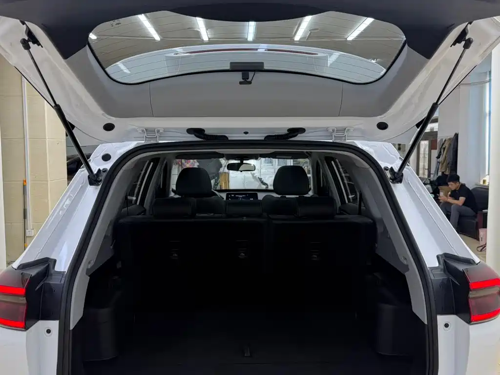 Chery Tiggo 8 2023 — фото 20