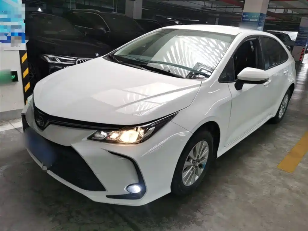 Toyota Corolla 2023 — фото 2
