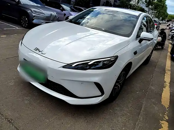 BYD Seal 05 DM-i 2025