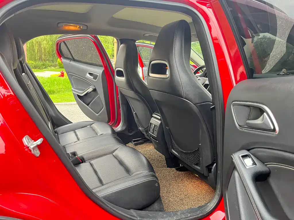 Mercedes-Benz GLA 2016 — фото 11