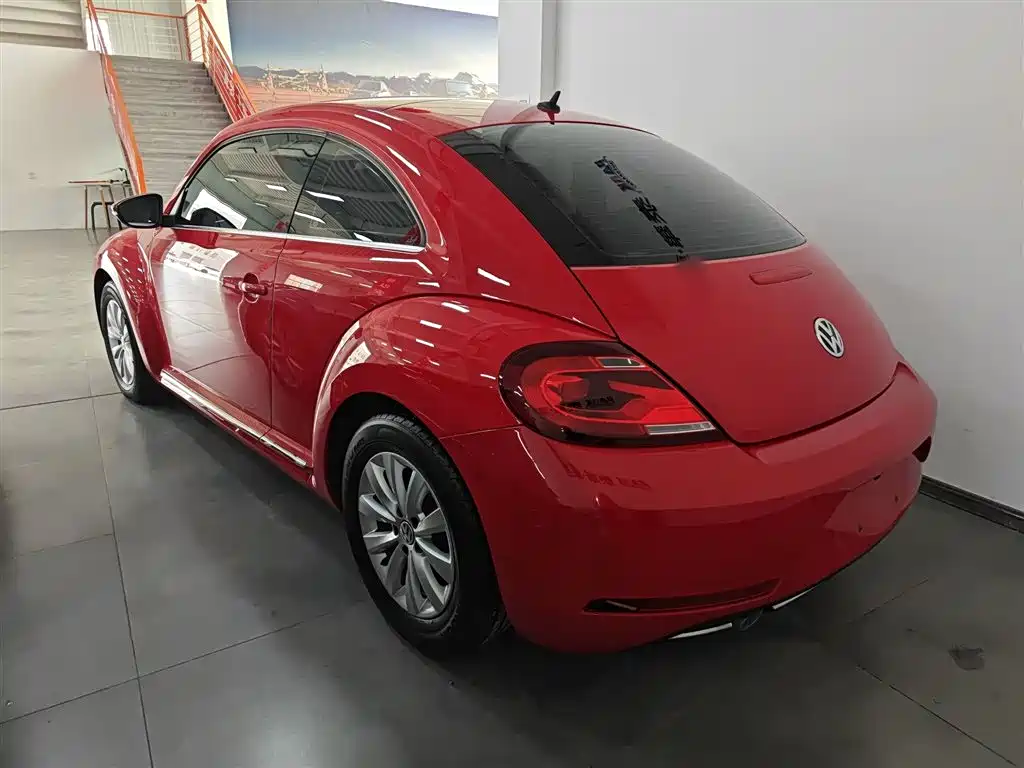 Volkswagen Beetle 2019 — фото 23