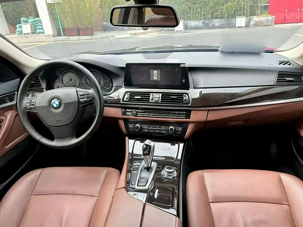 BMW 5 Series 2016 — фото 15