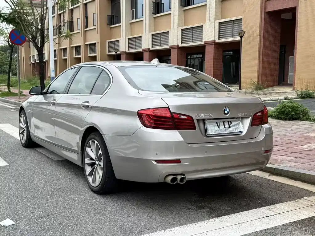 BMW 5 Series 2016 — фото 8