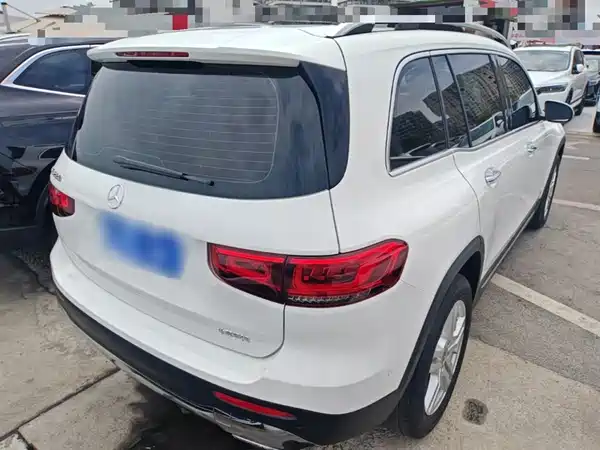 Mercedes-Benz GLB 2023