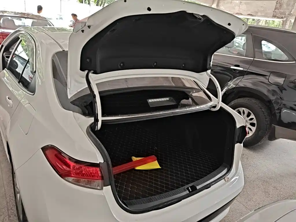 Toyota Levin 2022 — фото 19