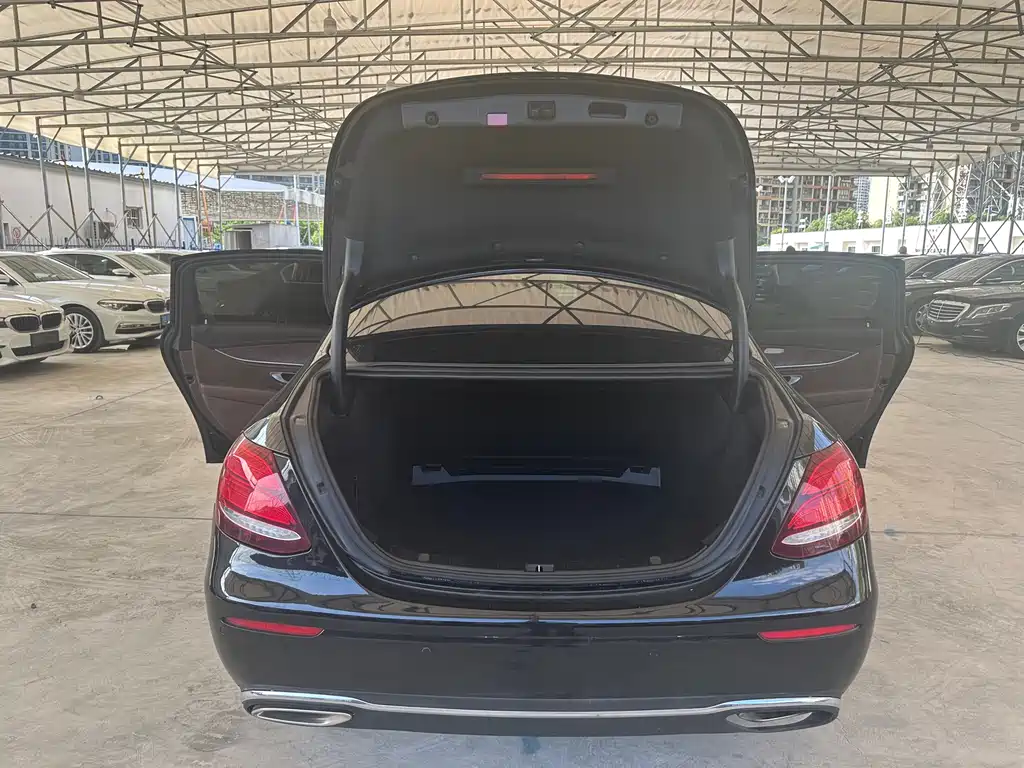 Mercedes-Benz E-Class 2020 — фото 21