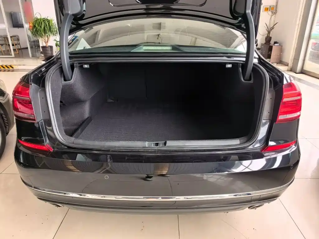Volkswagen Passat 2017 — фото 19
