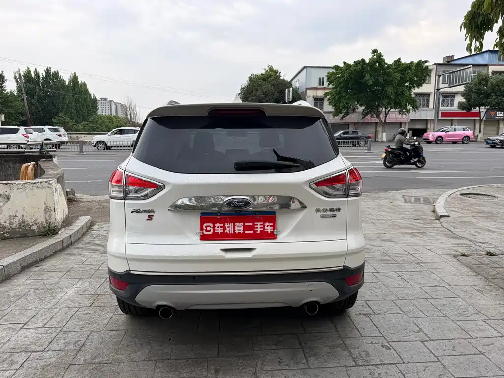 Ford Kuga 2014 — фото 10