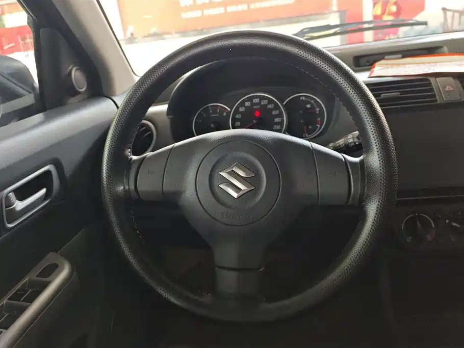 Suzuki Swift 2018 — фото 15