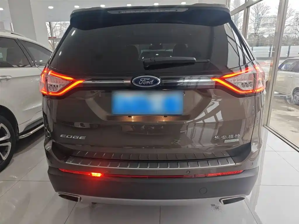 Ford Edge 2016 — фото 4