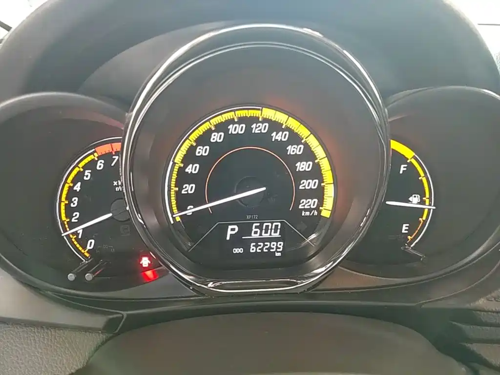 Toyota Yaris L 2022 — фото 12