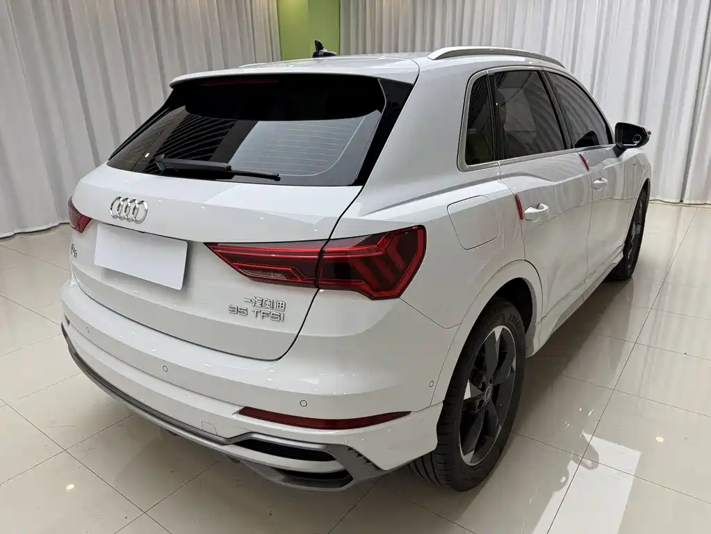 Audi Q3 2022 — фото 15
