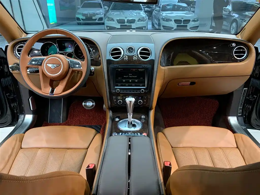 Bentley Flying Spur 2013 — фото 10