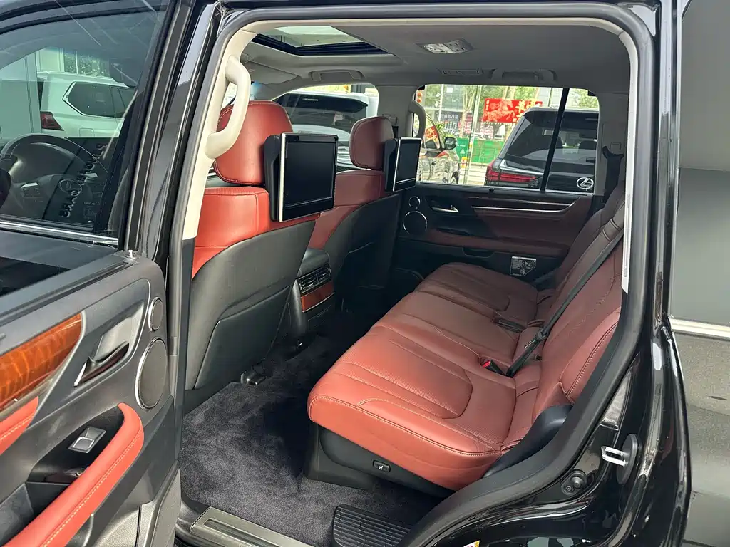 Lexus LX 2018