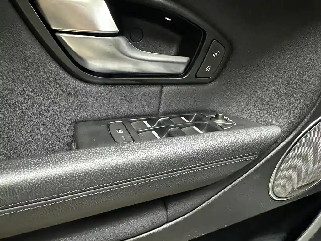 Land Rover Evoque 2018 — фото 14