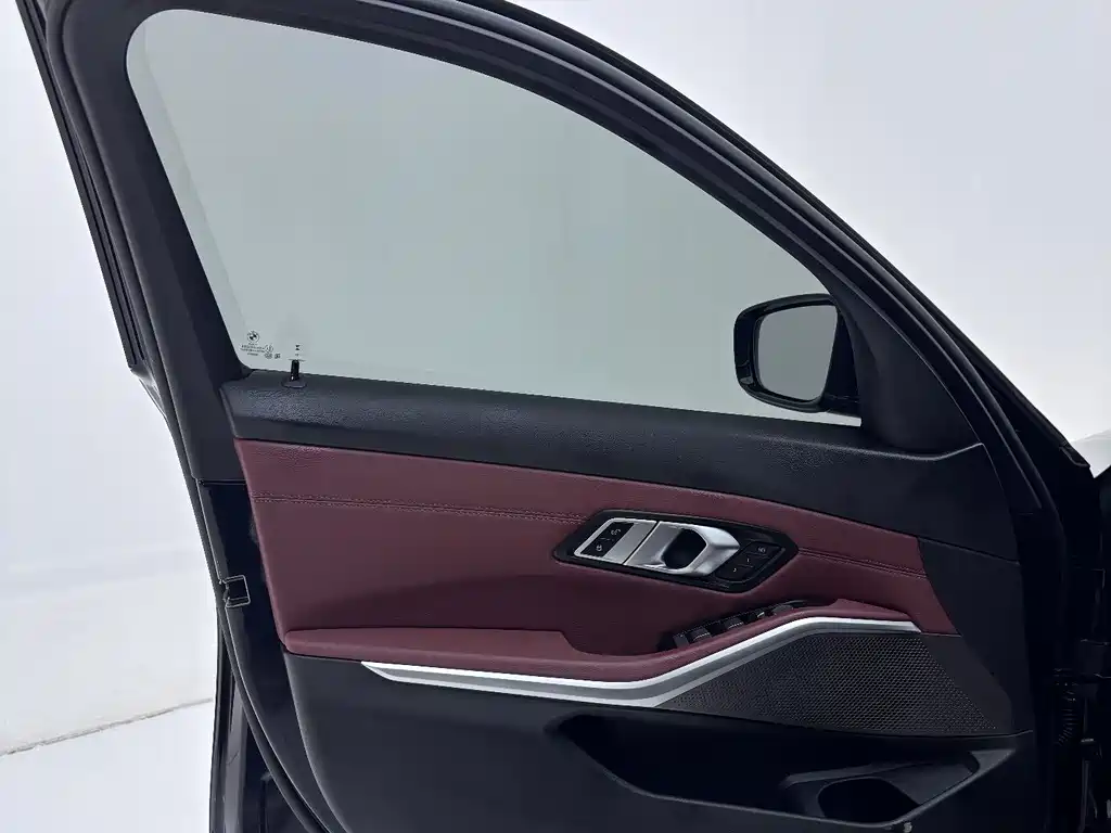 BMW 3 Series 2023 — фото 16