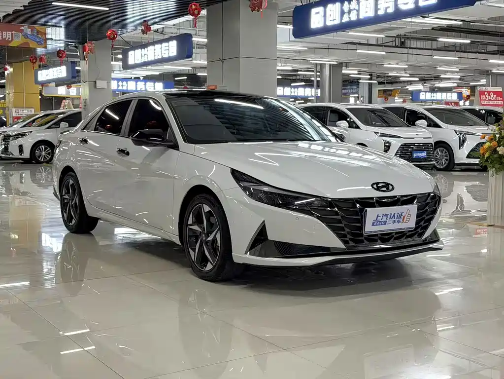 Hyundai Elantra 2023 — фото 3