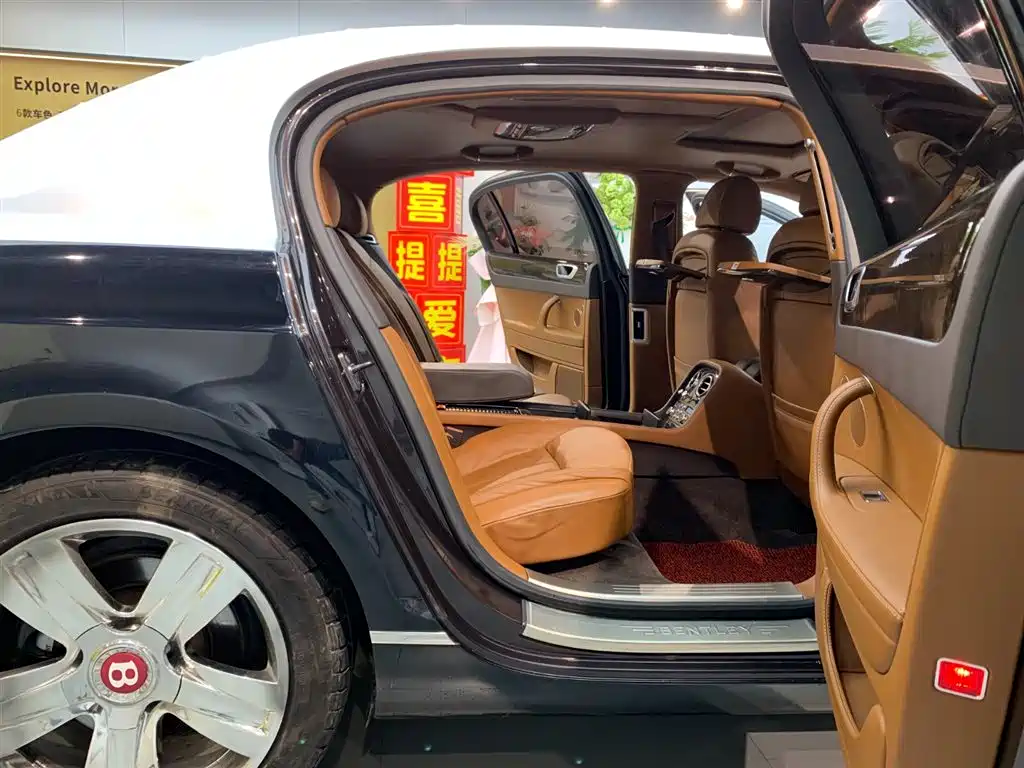 Bentley Flying Spur 2013 — фото 16