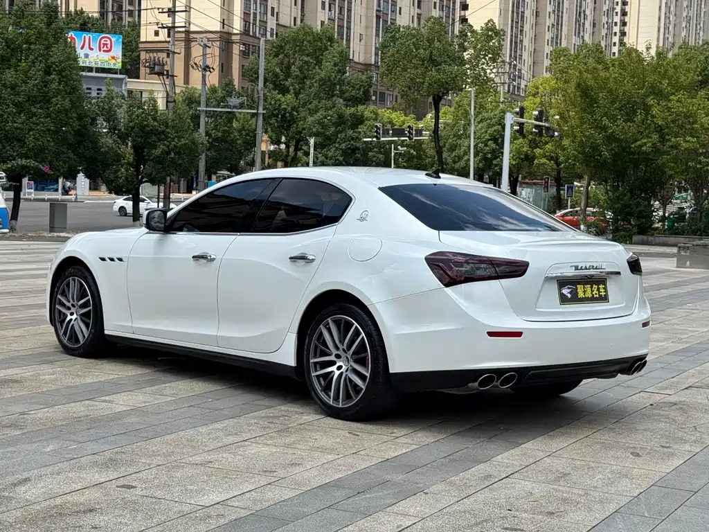 Maserati Ghibli 2015 — фото 9