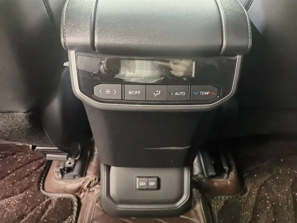 Toyota Highlander 2025 — фото 20