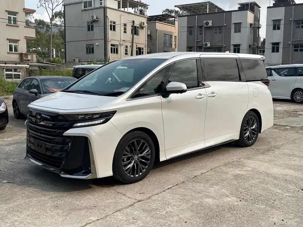Toyota Vellfire 2025 — фото 1