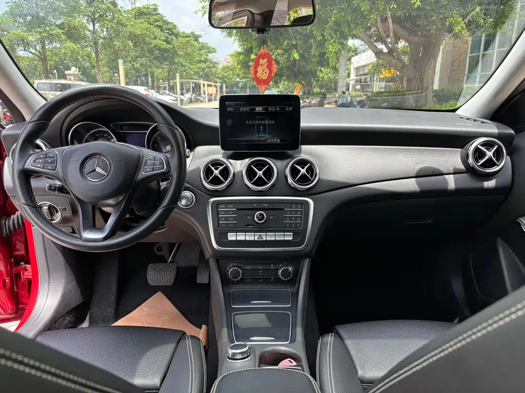 Mercedes-Benz GLA 2018 — фото 11