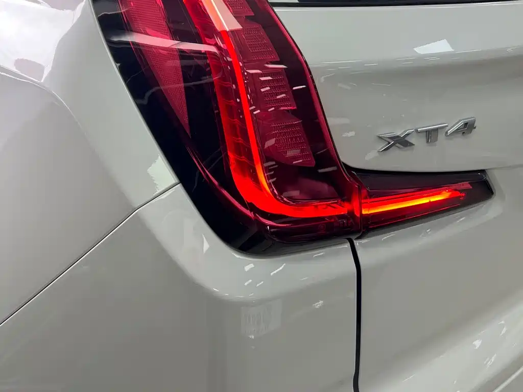 Cadillac XT4 2023 — фото 10