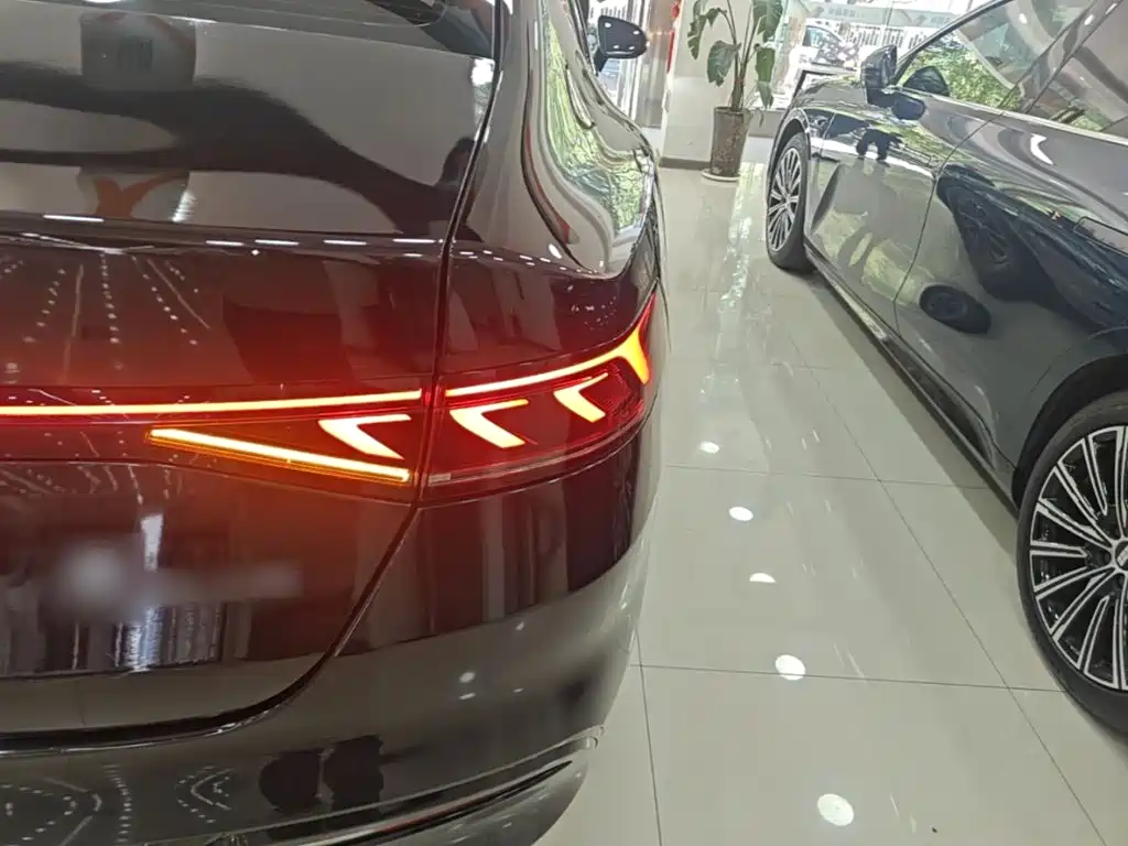 BYD Qin NEV 2022 — фото 8