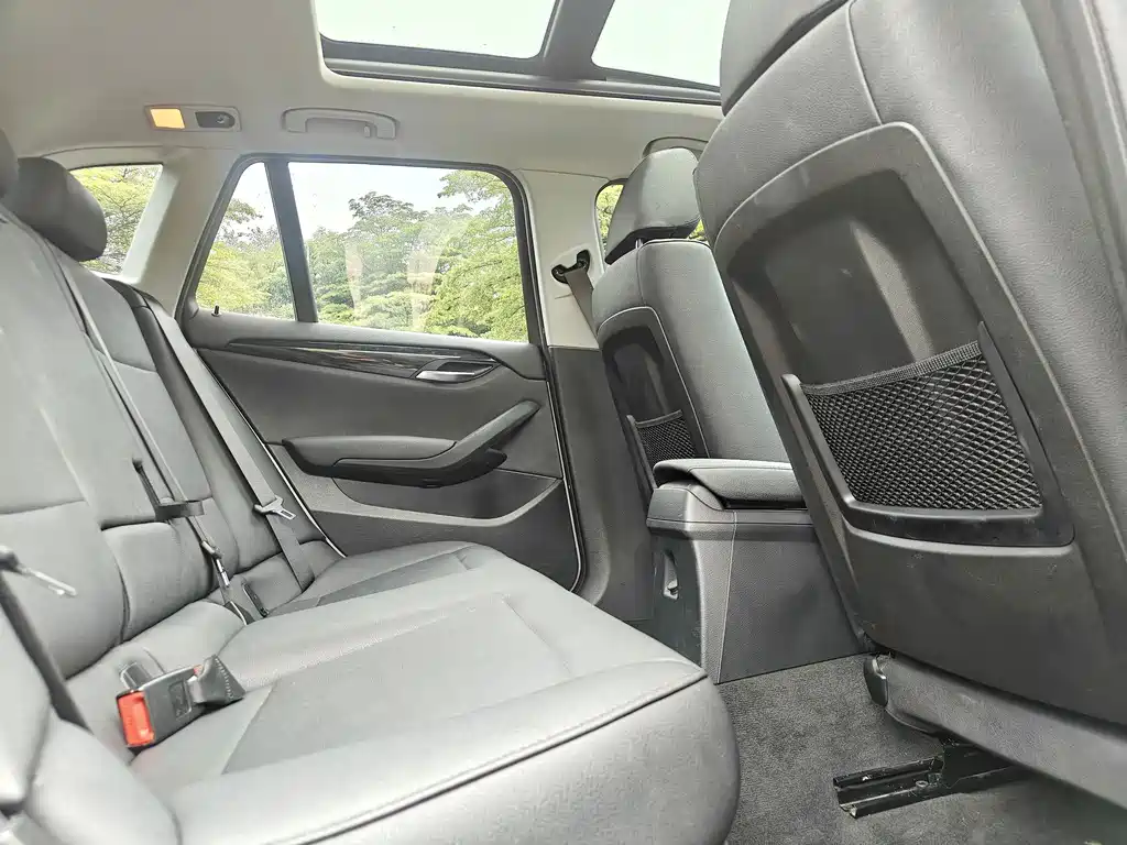 BMW X1 2015 — фото 15