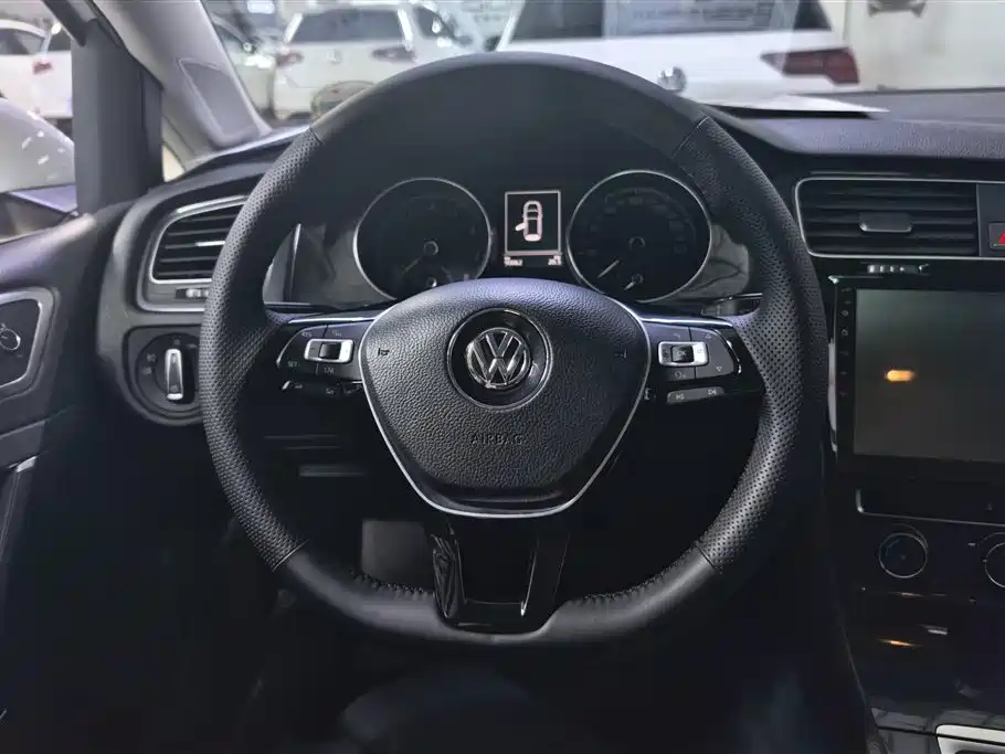 Volkswagen Golf 2018 — фото 15