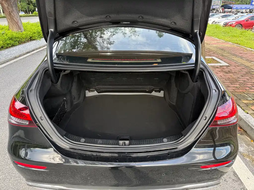 Mercedes-Benz E-Class 2022 — фото 10