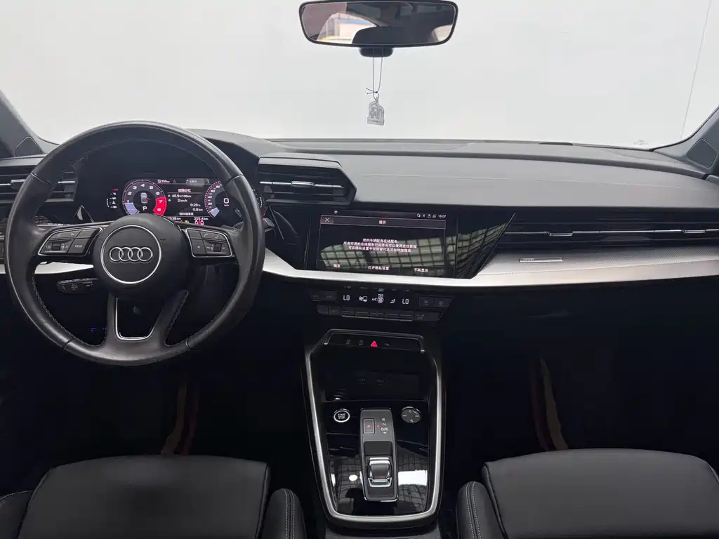 Audi A3 2023 — фото 16