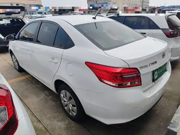 Toyota Yaris L 2020