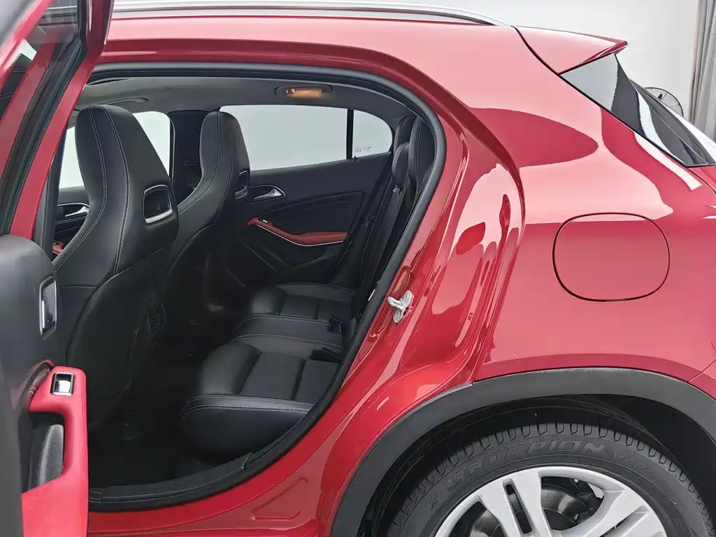 Mercedes-Benz GLA 2016 — фото 15