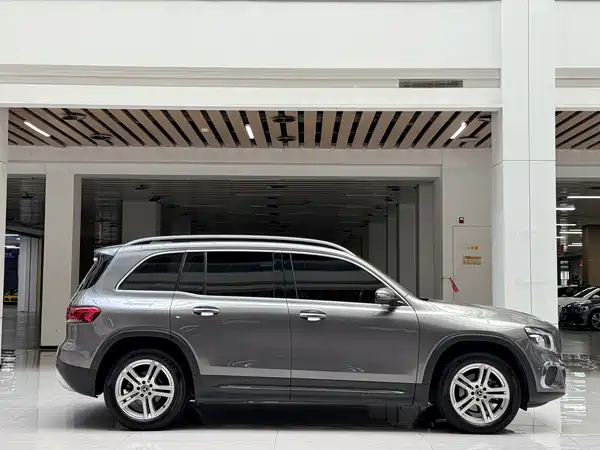 Mercedes-Benz GLB 2021