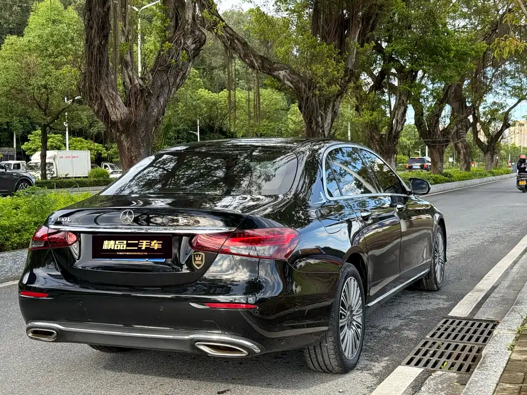 Mercedes-Benz E-Class 2022