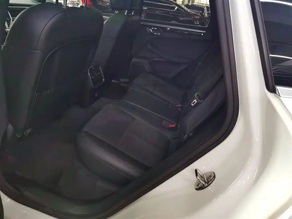 Porsche Macan 2017 — фото 17
