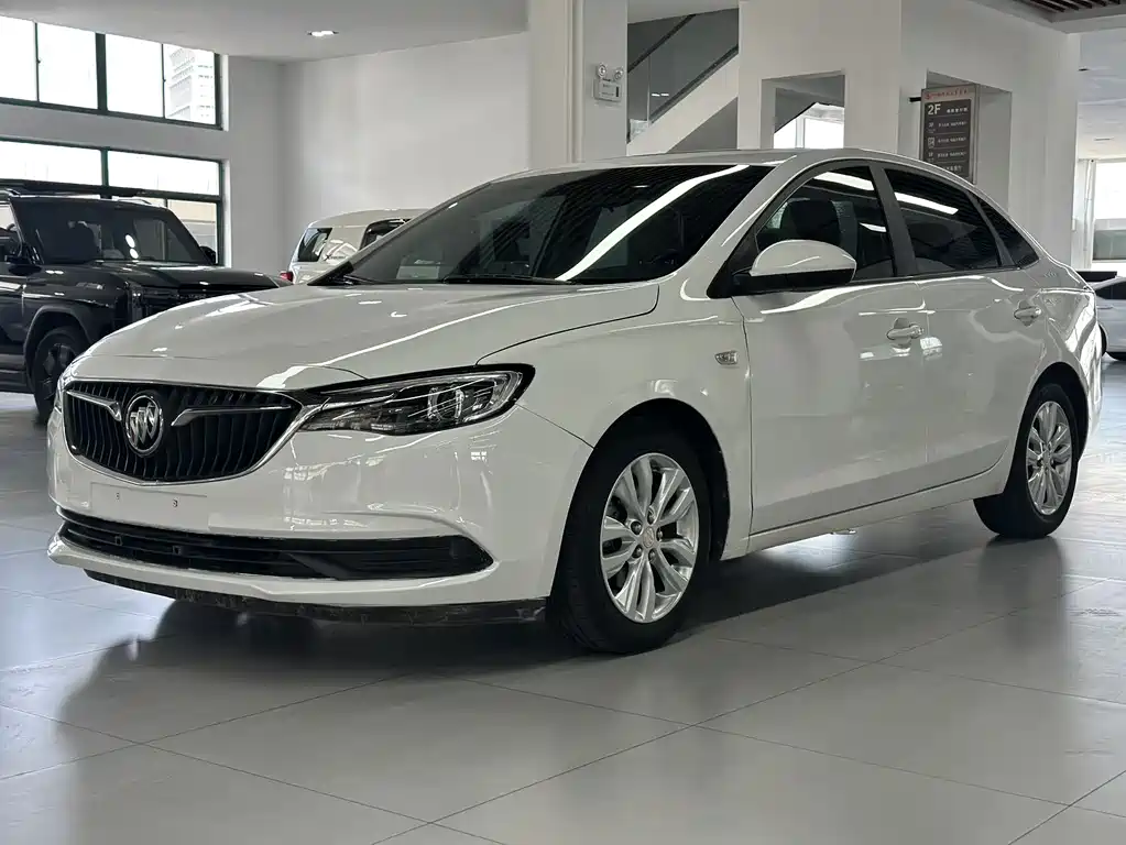 Buick Excelle 2018 — фото 1