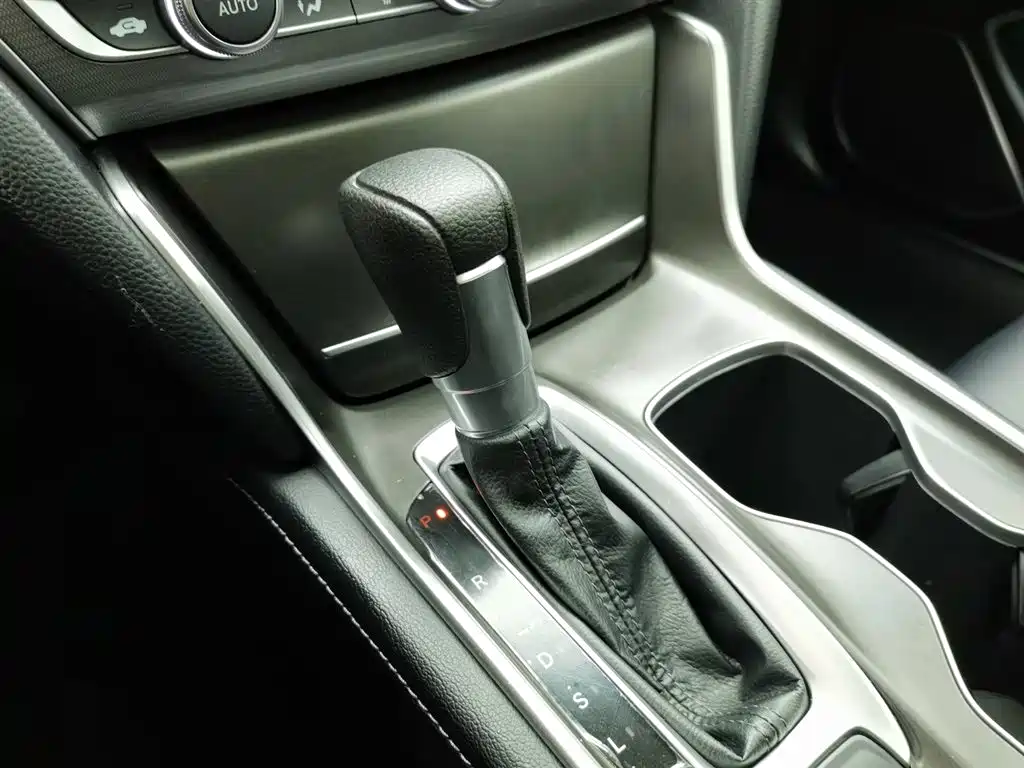 Honda Accord 2021 — фото 13