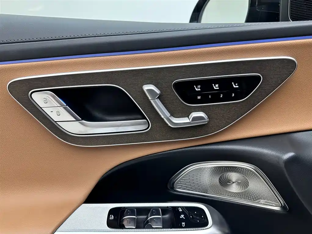 Mercedes-Benz E-Class 2025 — фото 15