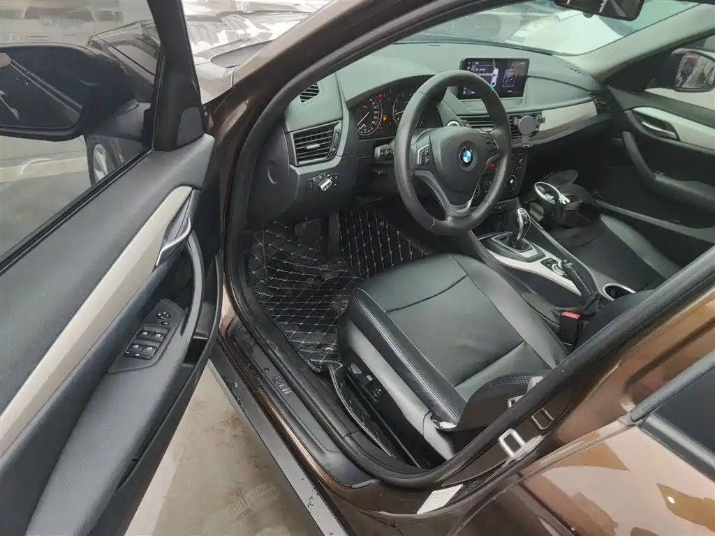 BMW X1 2014 — фото 12