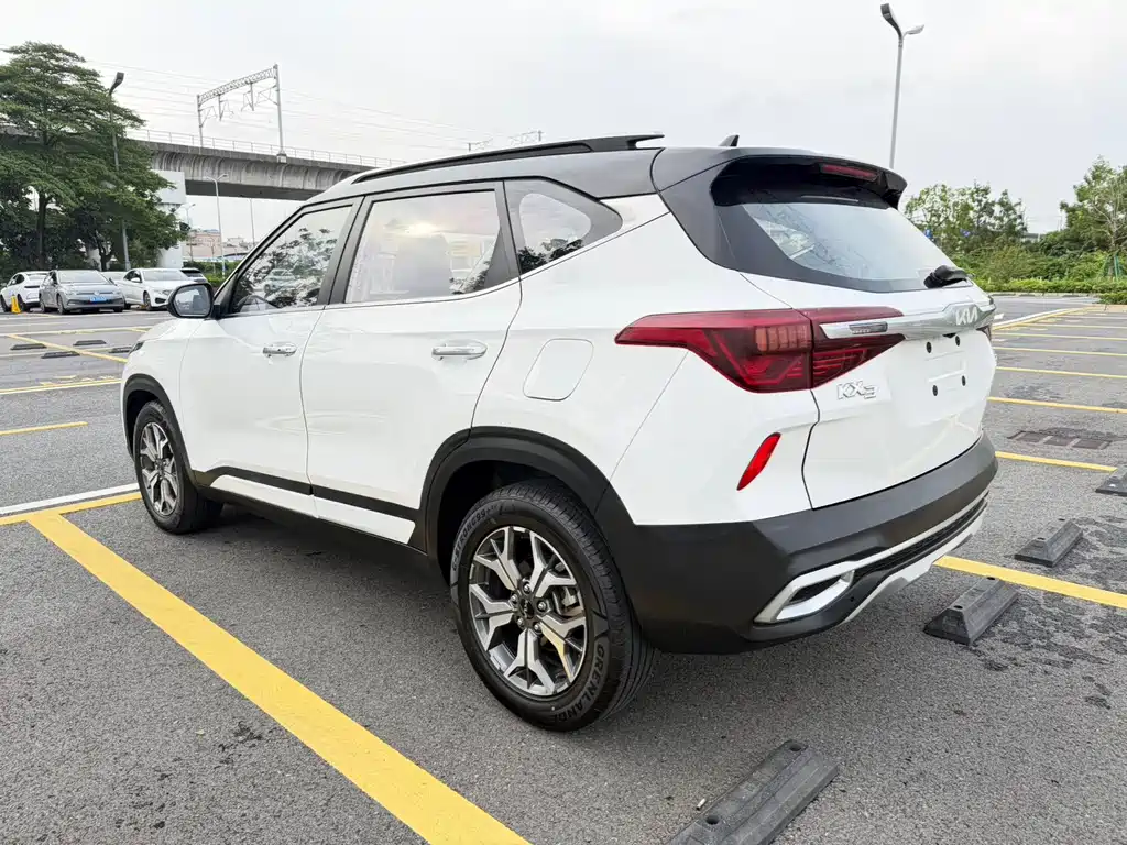 Kia KX3 Proud Running 2022