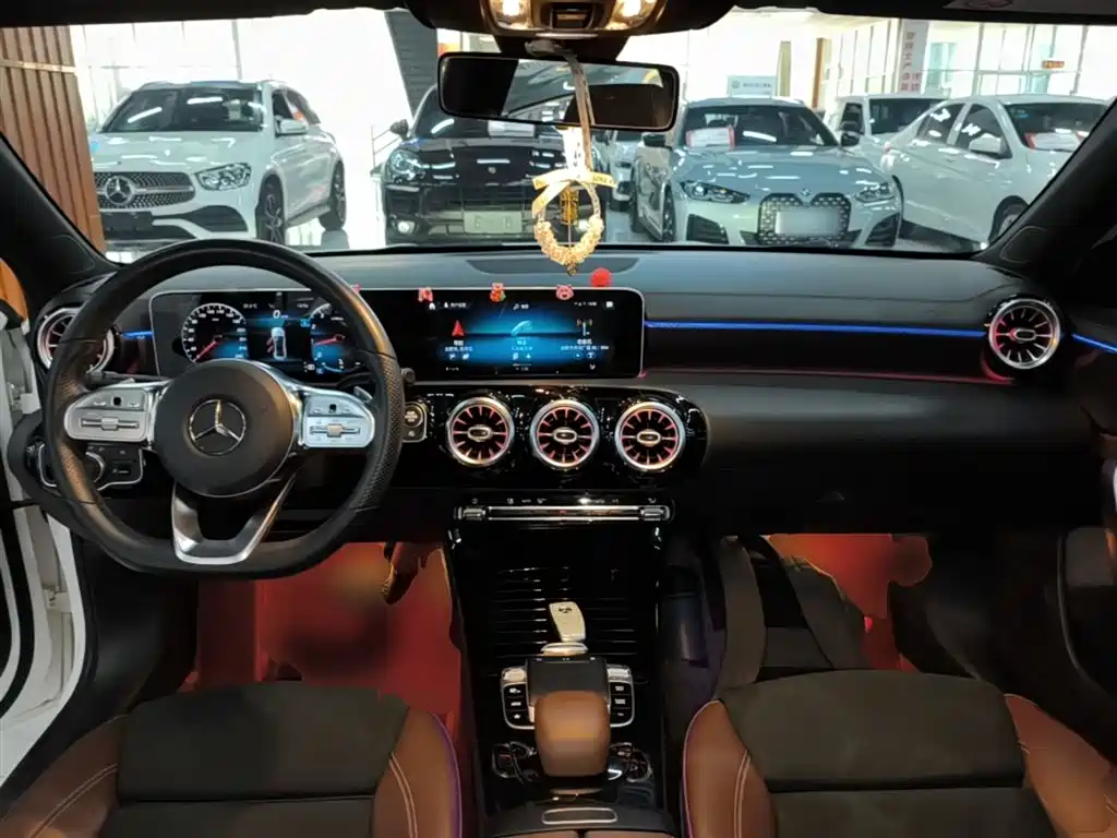 Mercedes-Benz A-Class 2020 — фото 10
