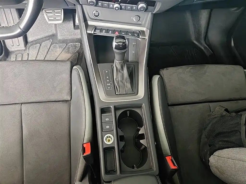 Audi Q3 2023 — фото 14