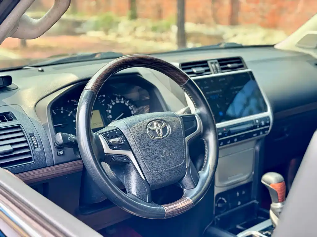 Toyota Prado 2018 — фото 11