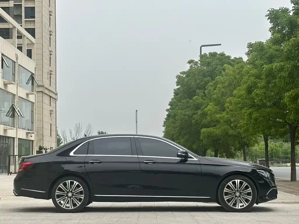Mercedes-Benz E-Class 2017 — фото 9